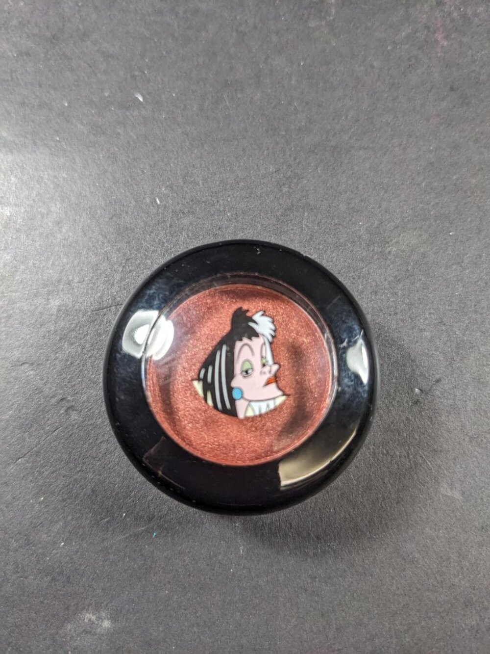 NEW MAC De-Vil Eyshadow Disney